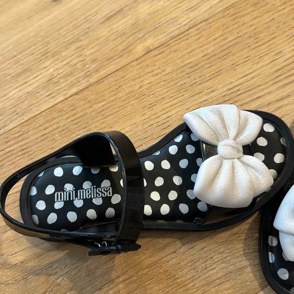 Mini Melissa Bow Sandals - Picture 5 of 5